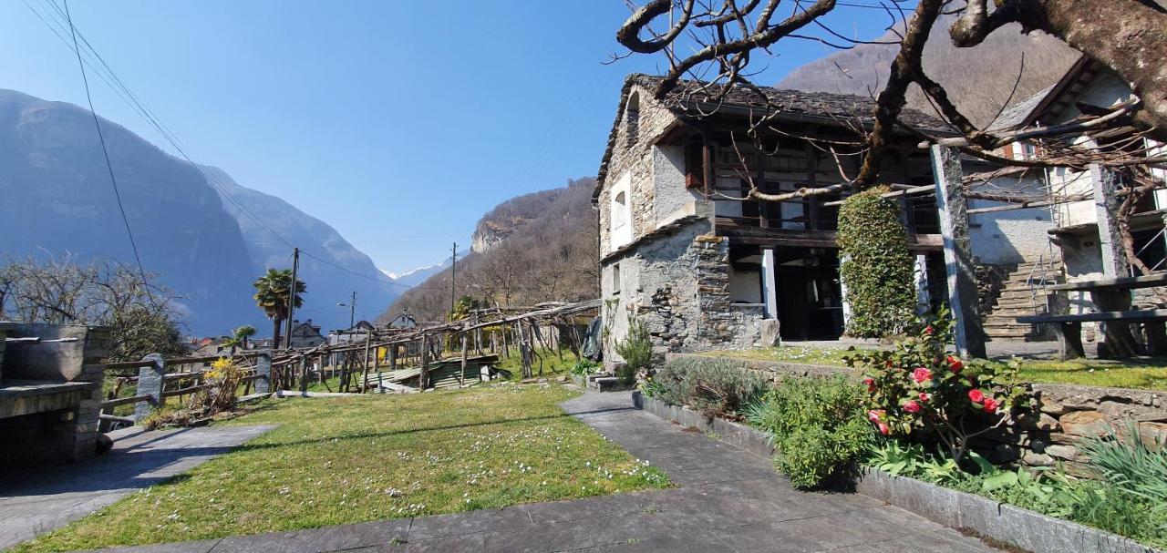 Rustico Pult Villa Someo Buitenkant foto
